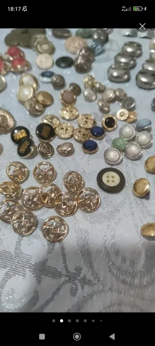 Lote de más de 150 botones antiguos