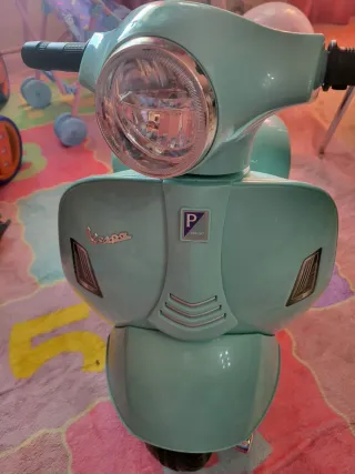 Moto de juguete Vespa Piaggio verde