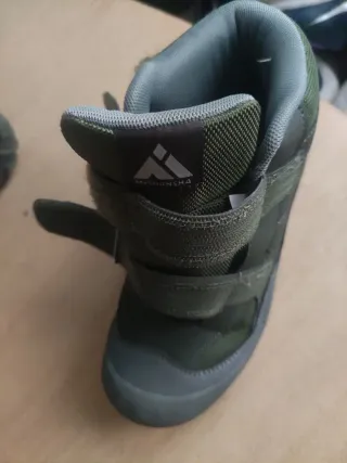 Botas de montaña niño