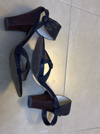 Sandalias de tacón Vialis negras