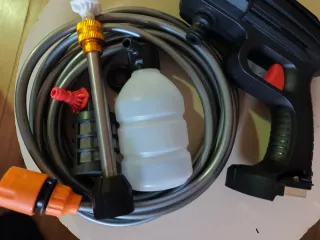 Pistola hidrolimpiadora a batería