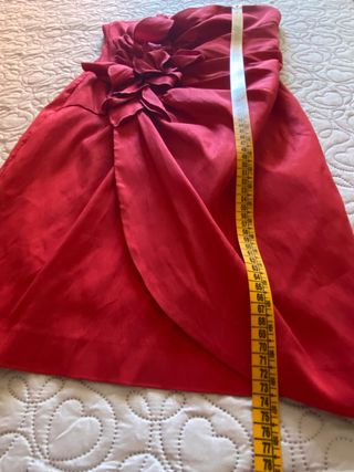 Vestido fiesta palabra de honor rojo flores