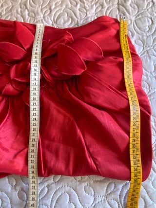 Vestido fiesta palabra de honor rojo flores