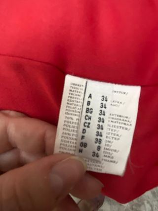 Vestido fiesta palabra de honor rojo flores