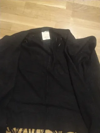 Poncho negro manga corta