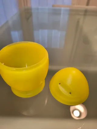 Porta uova microonde giallo