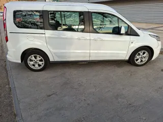 Ford Grand Tourneo Connec 2016