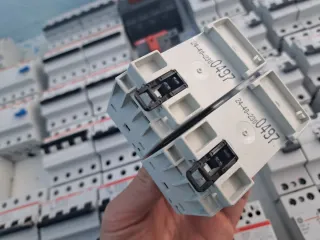 Lote material cuadro eléctrico PIA, diferencial...