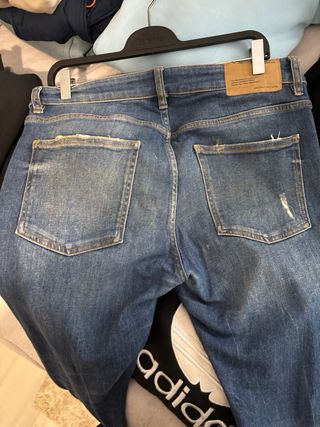 Vaqueros azules hombre