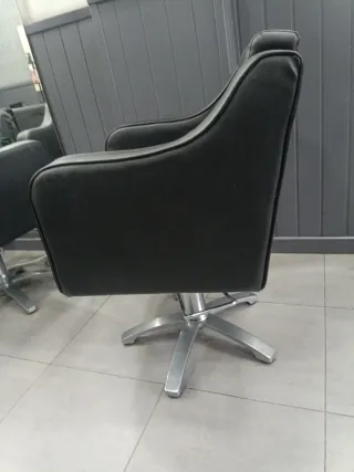 Sillón de peluquería de piel . Se venden 6.