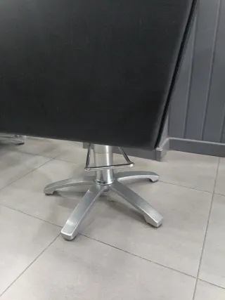 Sillón de peluquería de piel . Se venden 6.