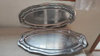 Bandejas metálicas plateadas para servir grandisim