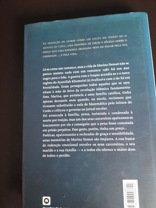 Livro de Marina Nemat