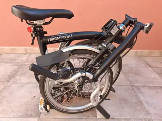 Bicicleta Plegable Brompton H3L Negra y bolso Tote