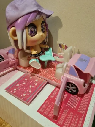 Muñeca trotties y coche