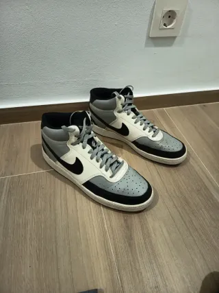 Nike Court Vision Mid Blancas Grises Negras