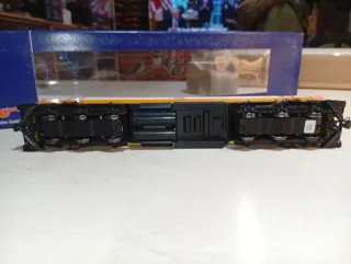 LOCOMOTORA 333 RENFE COMSA ROCO H0