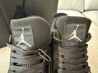 Jordan 4 Black Cat (2020)
