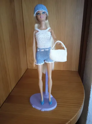 Traje crochet para Barbie: top, shorts y bolso