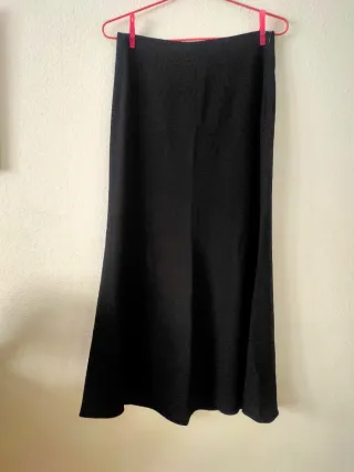 Falda larga negra