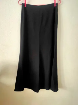 Falda larga negra