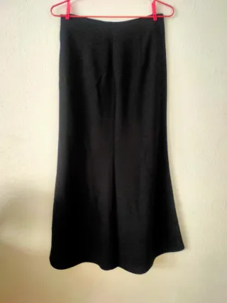 Falda larga negra
