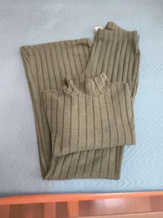 Conjunto de punto verde en canale de chica