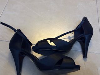 Zapatos de tacón JOYCA negros