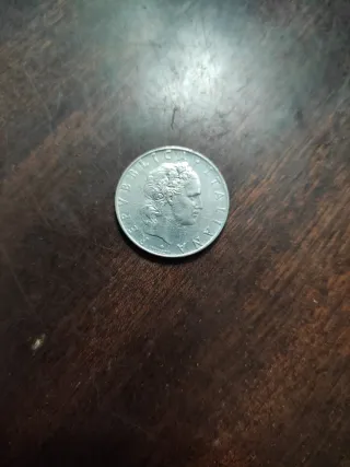 Moneda 50 Liras Italia