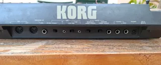 Teclado Korg Poly-800 (leer)