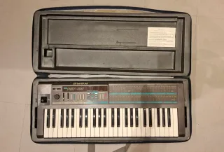 Teclado Korg Poly-800 (leer)