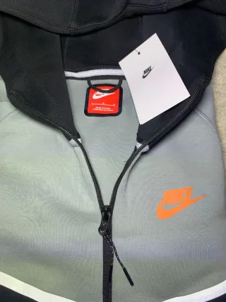 Conjunto Nike Tech Fleece Negro Gris