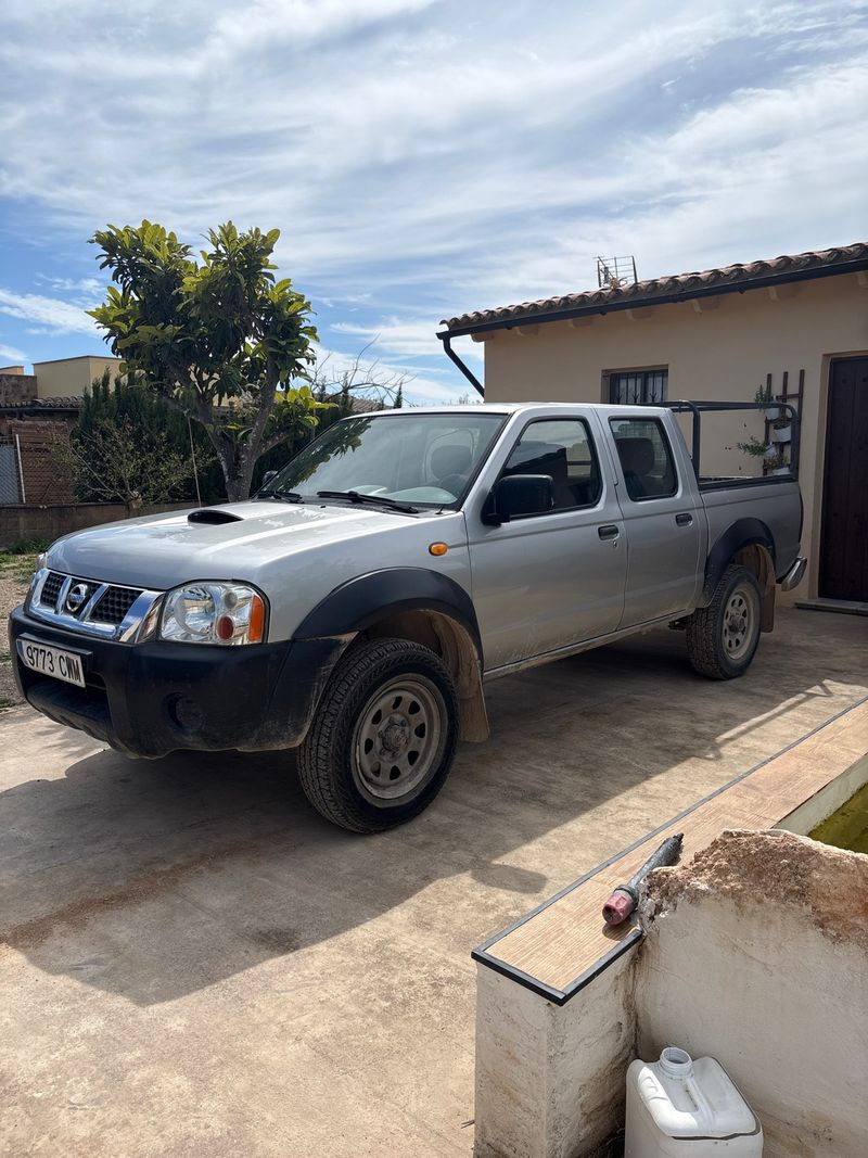 nissan navara - foto 1
