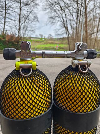 Equipo de buceo bibotella