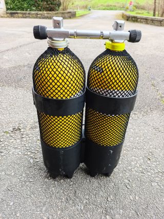 Equipo de buceo bibotella