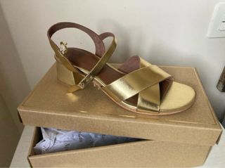 Sandalias doradas Apolina