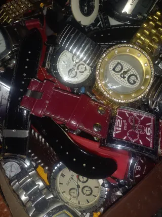 Lote de Relojes y Accesorios