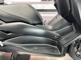 Yamaha XMAX 400 ABS Negra