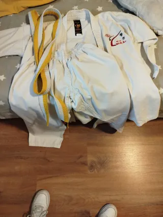 Kimono M.A. Leal Blanco y Amarillo