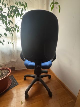 Silla de oficina azul