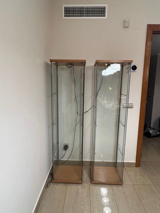 𝐕𝐢𝐭𝐫𝐢𝐧𝐚 𝐞𝐱𝐩𝐨𝐬𝐢𝐭 𝐝𝐞 𝐜𝐫𝐢𝐬𝐭𝐚𝐥 𝐜𝐨𝐧 𝐥𝐮𝐳, 𝐛𝐚𝐬𝐞 𝐝𝐞 𝐦𝐚𝐝𝐞𝐫𝐚