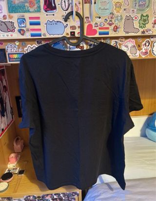 t-shirt ecologista con delfino