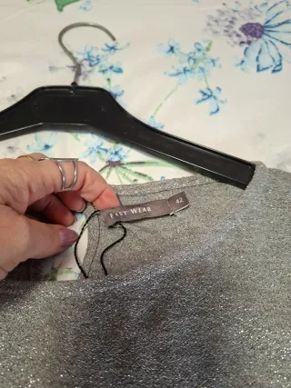 Vestido corto plata brillante