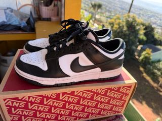 Nike Dunk Low Blanco y Negro. Con apenas uso