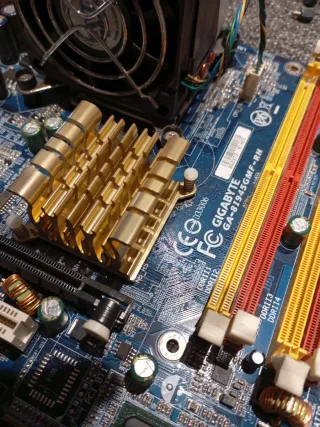 Placa Base Gigabyte GA-81945GMF-RH