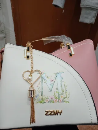 Carteras Gucci, Tommy Hilfiger y Guess