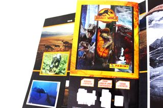 Album Figurine Jurassic World con Card