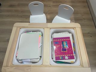 Mesa y sillas infantiles de madera