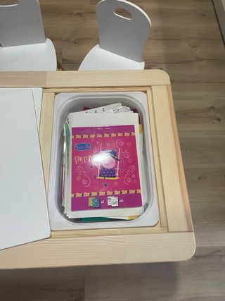 Mesa y sillas infantiles de madera