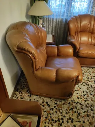 Sillón de piel marrón